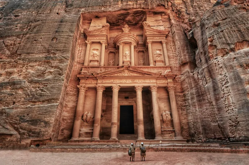 Le Trésor de Petra taillé dans la falaise rose