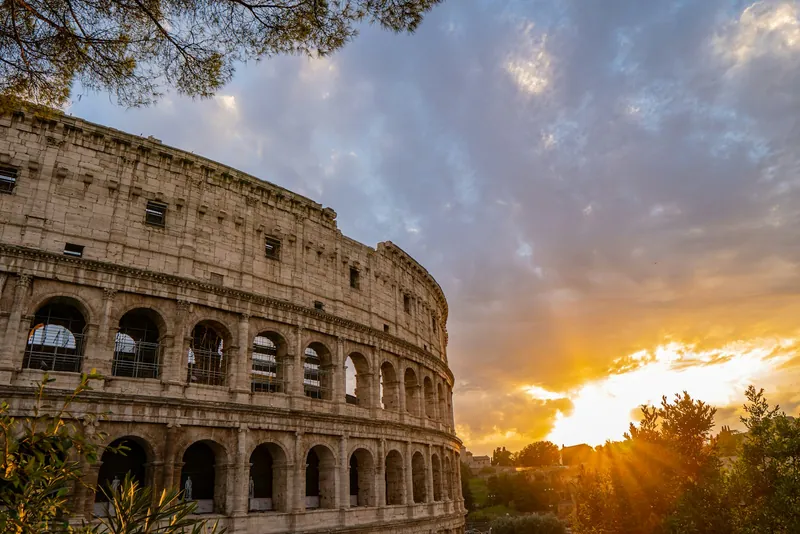 Le Colisée de Rome au coucher du soleil